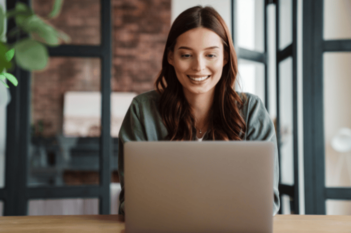 woman on laptop